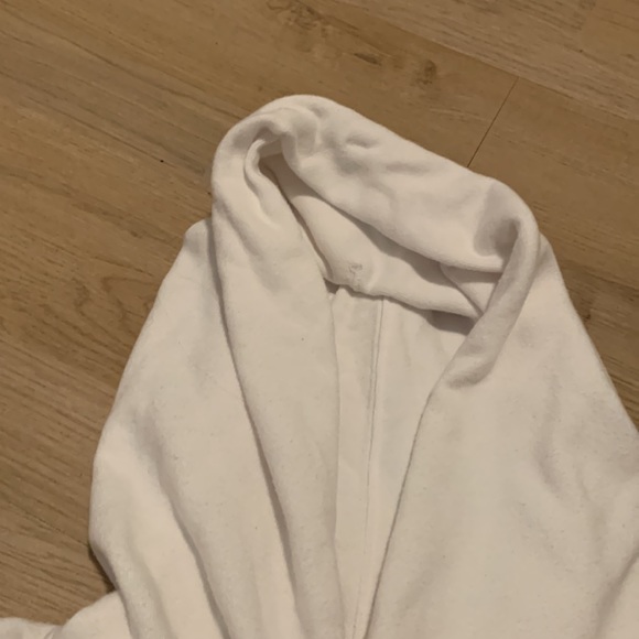 White Levi’s sweatshirt - Picture 5 of 8